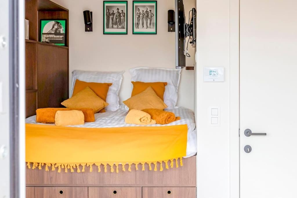 Love Nest - Your Cosy Penthouse Остенде Экстерьер фото