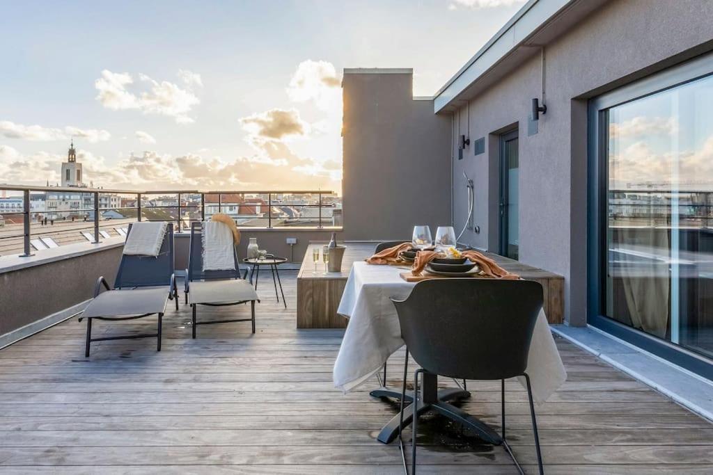 Love Nest - Your Cosy Penthouse Остенде Экстерьер фото
