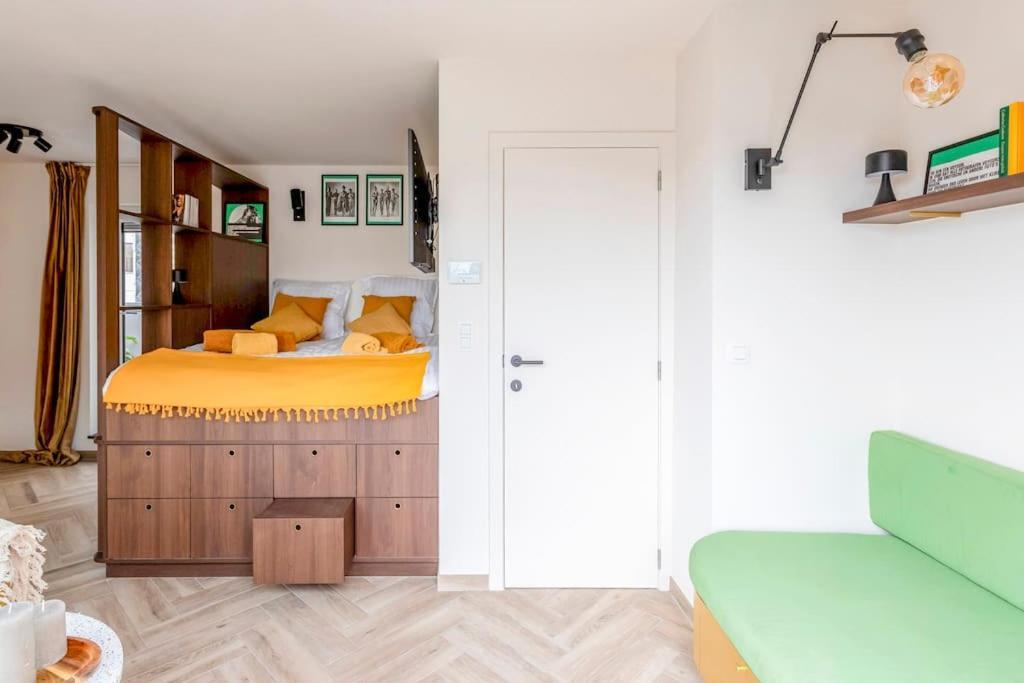 Love Nest - Your Cosy Penthouse Остенде Экстерьер фото