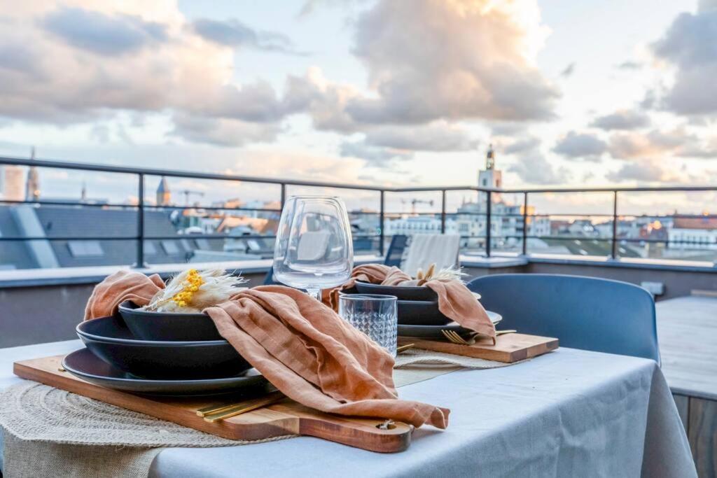 Love Nest - Your Cosy Penthouse Остенде Экстерьер фото