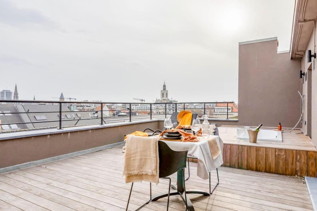 Love Nest - Your Cosy Penthouse Остенде Экстерьер фото